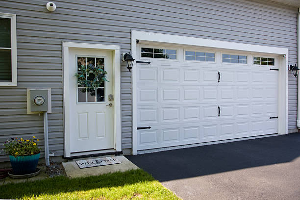 24/7 Emergency Garage Door Panel Replacement experts in Blacklick Estates, OH